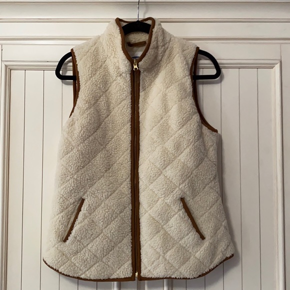 Quilted Fleece Sherpa Vest - Picture 1 of 7